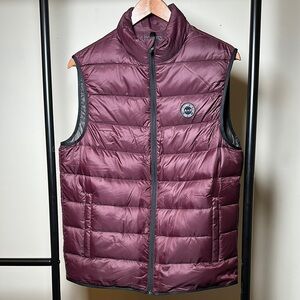 Abercrombie & Fitch Sleeveless Puffer Down-Insulated Vest (Burgundy) Size S